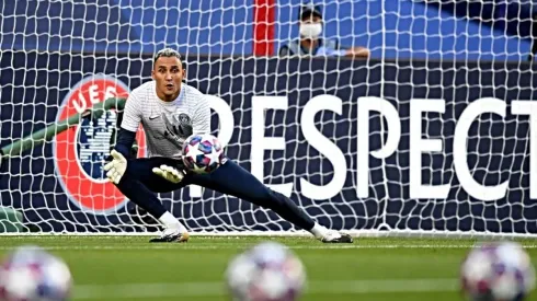 Keylor Navas entrenando en Champions con el PSG