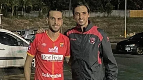 Bryan Ruiz junto a su hermano Yendrick Ruiz