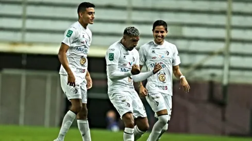 Cartaginés goleó al Saprissa