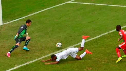 FIFA recordó el épico "fail" de Jerry Bengtson en el Mundial de Brasil 2014