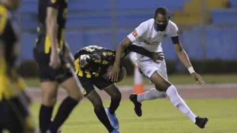 El motivo por el cuál Jerry Bengtson jugó con mascarilla