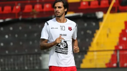 Bryan Ruiz regresó a las prácticas con Alajuelense