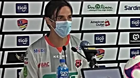 Dardo de Bryan Ruiz al formato de Costa Rica