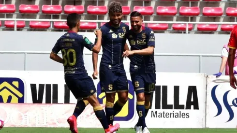 Saprissa le gana un partidazo a Herediano y clasifica a las semifinales