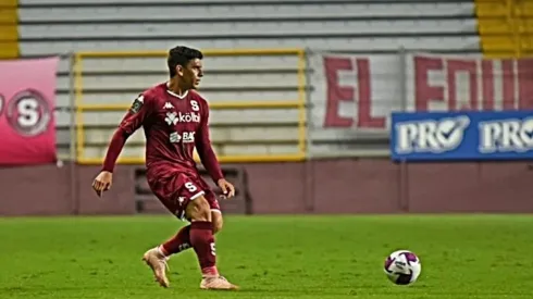 Johnny Acosta deja al Saprissa