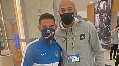 Chucho López y su foto con Thierry Henry