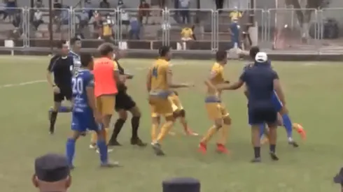 Batalla campal entre los jugadores de Jocoro y Atlético Marte