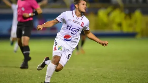 Alianza dio un golpe de autoridad al golear a FAS