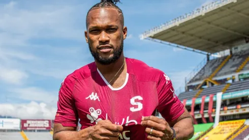 Kendall Waston ya puede jugar con Saprissa