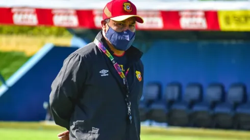 Herediano se queda sin entrenador