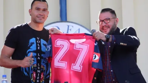 FAS presentó al “Gullit” Peña