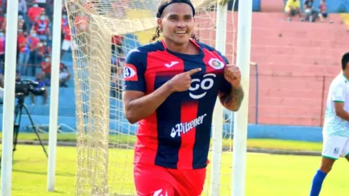 “El Gullit” Peña anota su primer gol con FAS