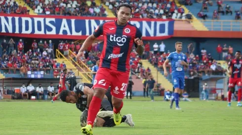 El pedido especial de Gullit Peña por el mal presente del FAS