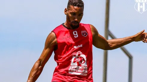 Baja de última hora para Alajuelense