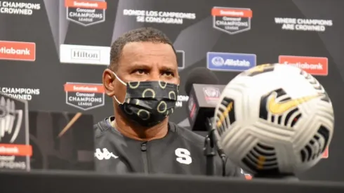 Saprissa se queda sin entrenador