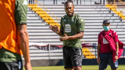 Kendall Waston se podría perder las últimas fechas