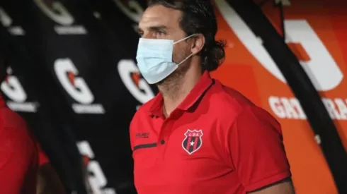 Carevic supervisa los entrenos desde su hogar