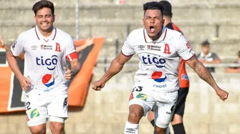 Alianza da un paso firme a la semifinal