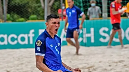 ¡El Salvador goleó y aseguró ser líder de su grupo!