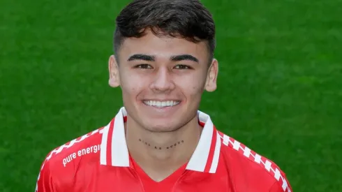 Manfred Ugalde es presentado oficialmente en Twente