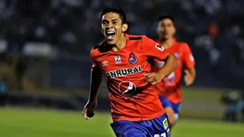 ¿John Méndez se convierte en nuevo legionario?