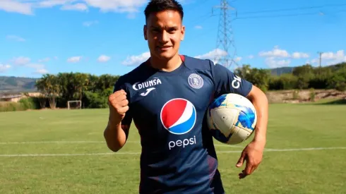 Motagua hizo oficial la llegada de un mediocampista argentino