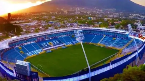 La Fesfut recibe novedades del estadio Cuscatlán