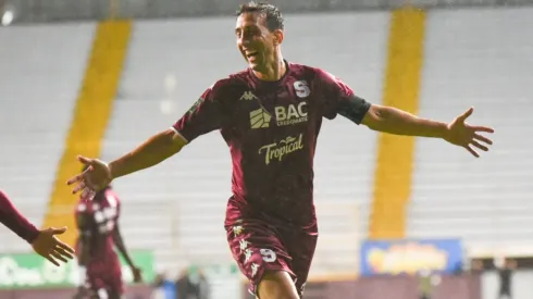 Saprissa le remonta a Alajuelense para llevarse el Clásico