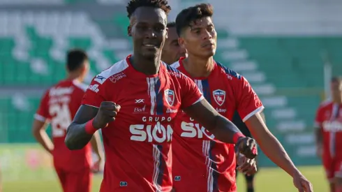 Rubilio Castillo anota doblete con Royal Pari