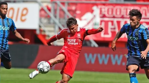 Manfred Ugalde no ve minutos suficientes en el Twente