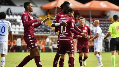 Saprissa celebra el gol de Marvin Ángulo contra P.Z (Saprissa Oficial)
