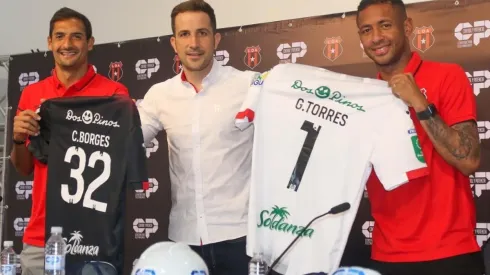 Celso Borges, Agustín Lleida y Gabriel Torres (LDA Oficial)