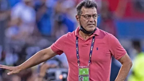 Hugo Pérez: "El enemigo de El Salvador lo tenemos en casa"