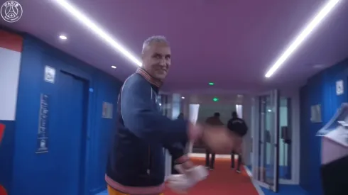 Keylor Navas bromeó también con las cámaras del club