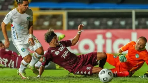 Oficial: Alineaciones de Comunicaciones y Saprissa