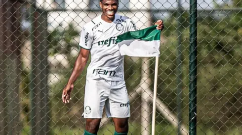 Newton Williams anota en la victoria de Palmeiras.