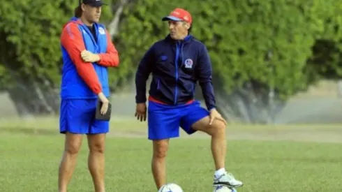 Pedro Troglio llenó de elogios a sus jugadores