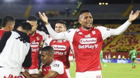 Ronaldo Dinolis cambiaría de equipo en Colombia.
