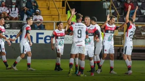 Gabriel Torres anotó en la final del fútbol tico.