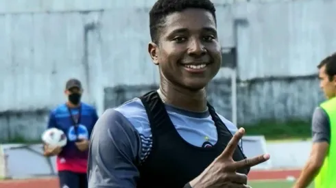 Andrés Andrade es titular en la victoria de Arminia Bielefeld.