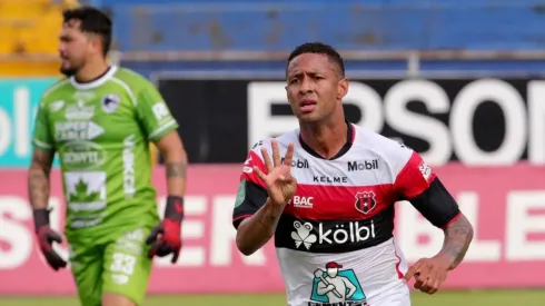 Gabriel Torres podría seguir en LD Alajuelense.