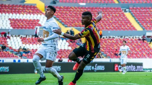 Doblete de Jorlian Sánchez en triunfo de Leones Negros.