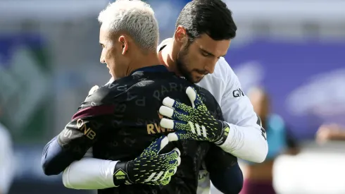 El PSG cedió a Sergio Rico y así lo despidió Keylor Navas.
