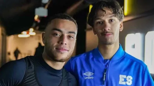 El obsequio que recibió Enrico Dueñas de Sergiño Dest