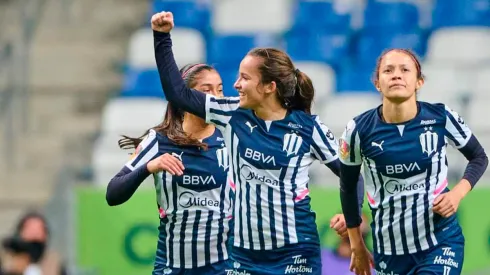 Valeria del Campo celebra su primera anotación en México.