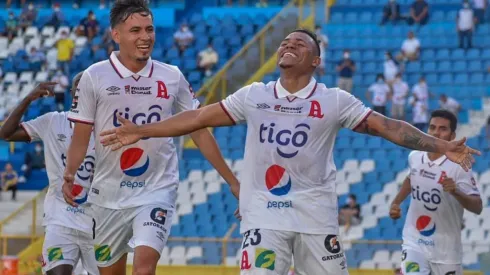 Mitchell Mercado sueña con jugar para la Selecta