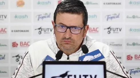 Iñaki Alonso está casi obligado a ganar el clásico