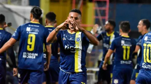 Jossimar Pemberton celebra una anotación en el Clausura 2022.