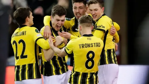 Conference League: Vitesse de Enrico Dueñas avanza a octavos de final