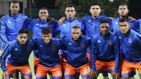 Panameños debutan con la Academia.